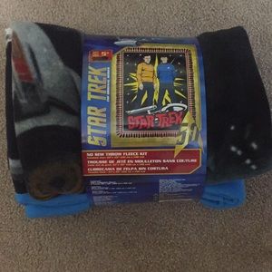Star Trek No Sew Fleece Throw Kit NEW
